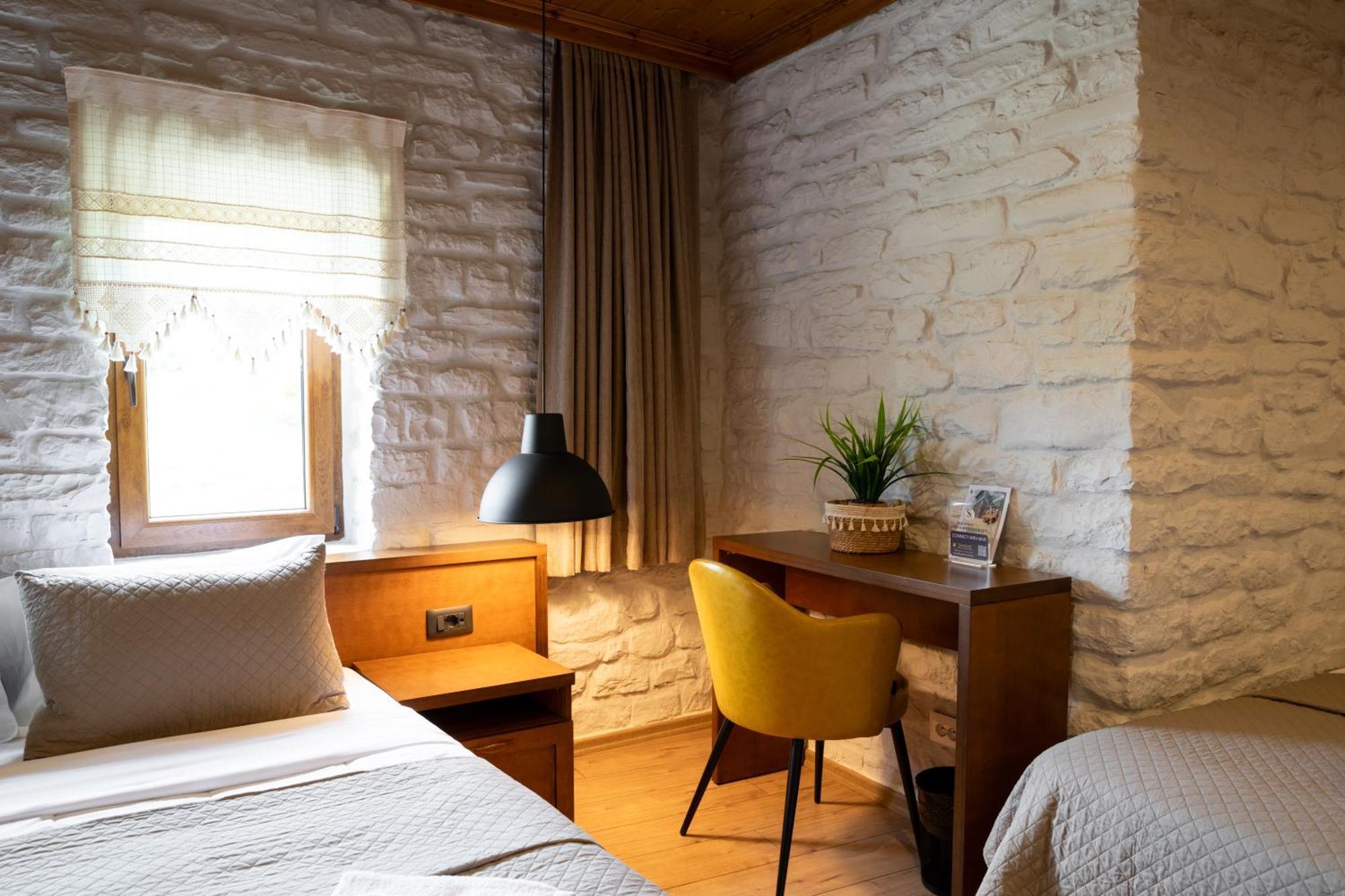 The Stone Sky Hotel Gjirokastër Екстериор снимка