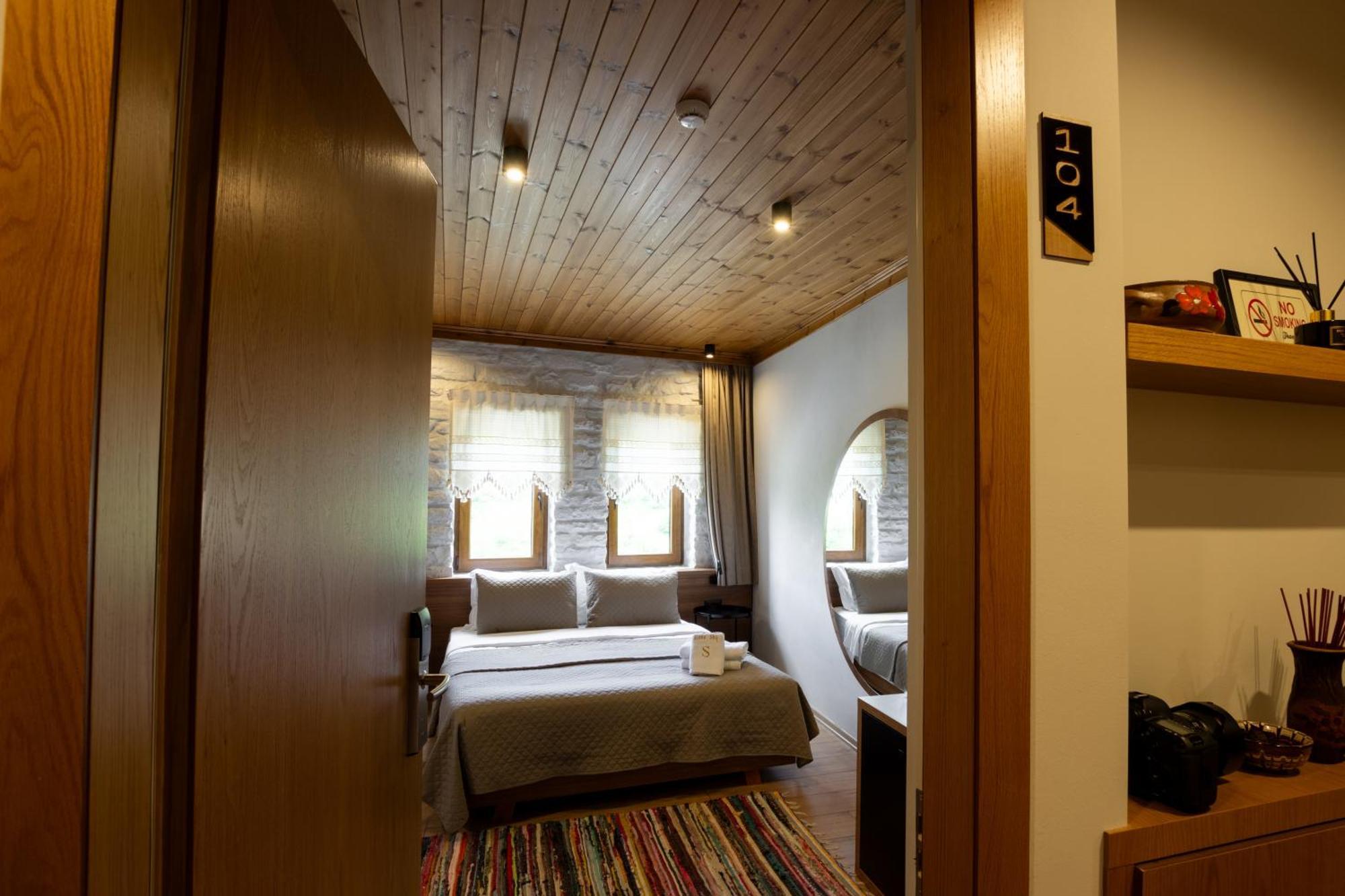 The Stone Sky Hotel Gjirokastër Екстериор снимка
