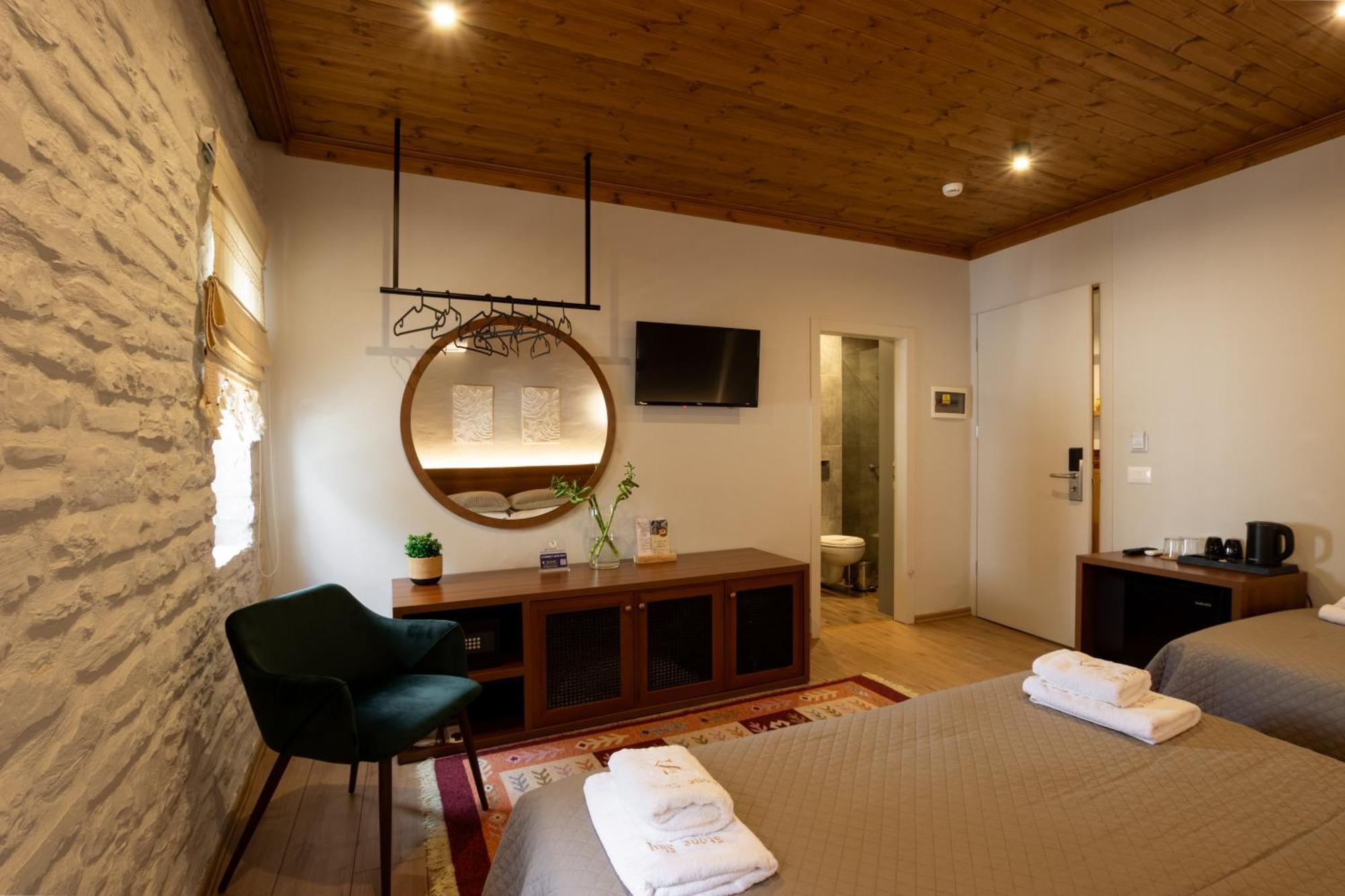 The Stone Sky Hotel Gjirokastër Екстериор снимка