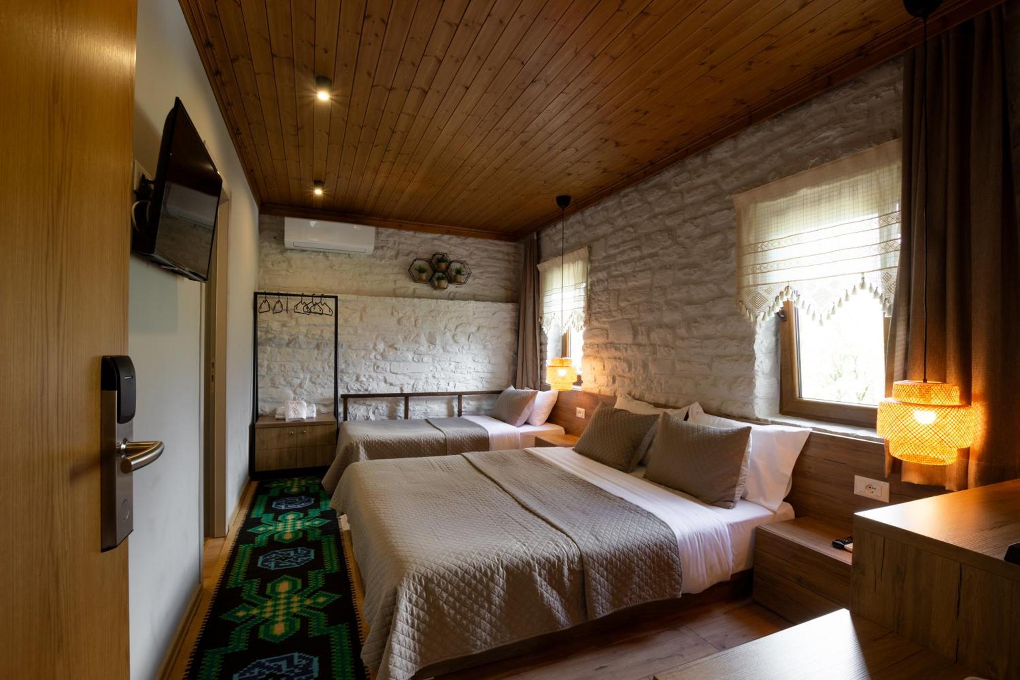 The Stone Sky Hotel Gjirokastër Екстериор снимка